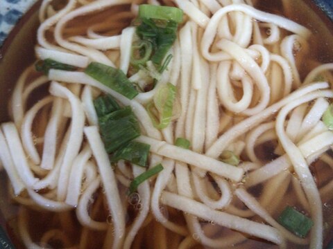 夜食や昼食にぴったり素うどん